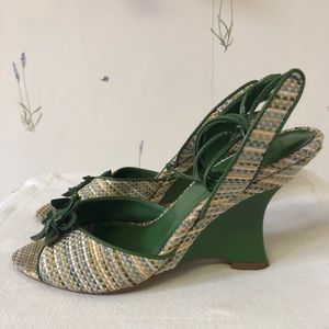 Super girly strappy green and natural fiber wedges size 9.